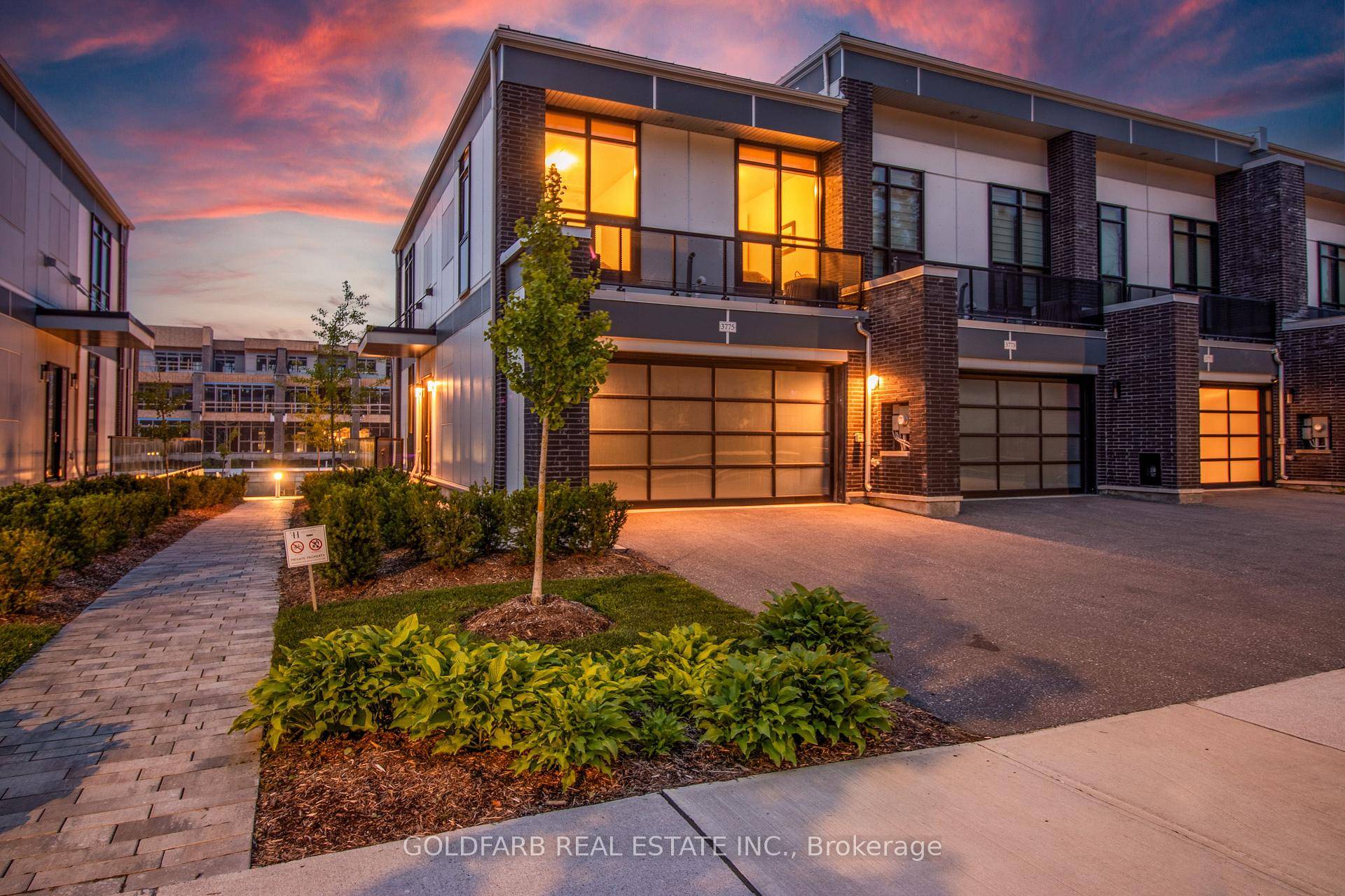 Live the waterfront dream at Friday Harbour.