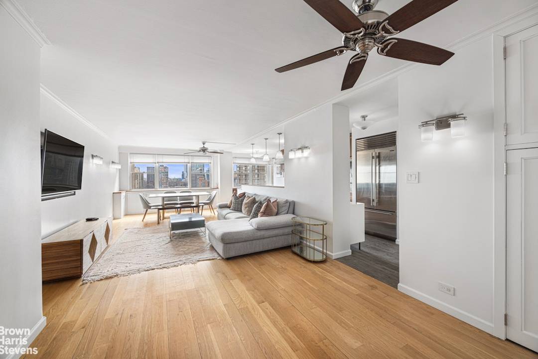 Perched on the 12th floor of the highly regarded York River House, Residence 12E is an updated, sun filled home offering sweeping East River views from every room.