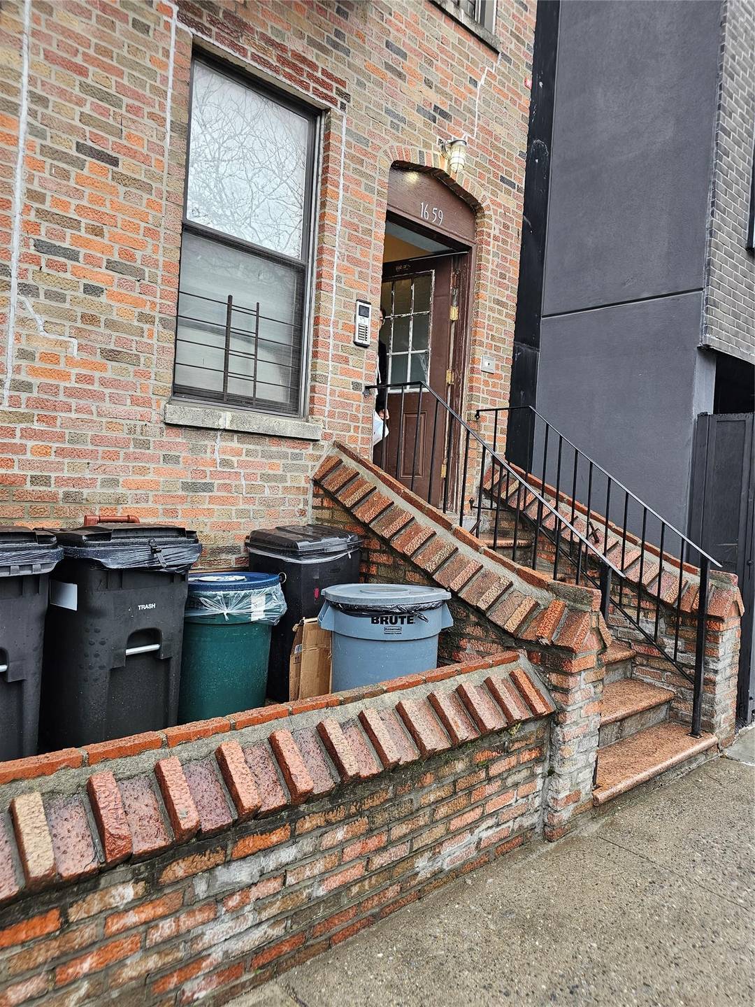 6 Family building, Three Floor Plus Basement.