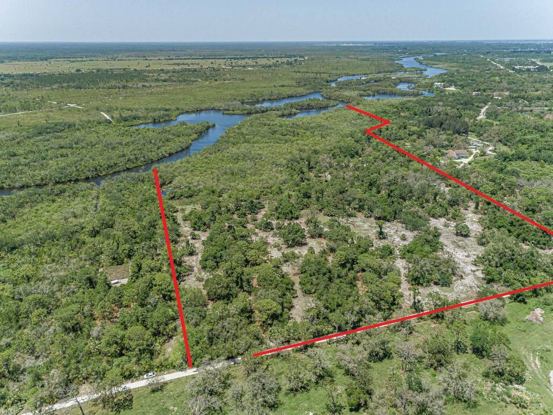 40 ACRES. Discover this one of a kind opportunity to acquire sizable riverfront site like nothing else on the market today in beautiful sought after Indian River County.