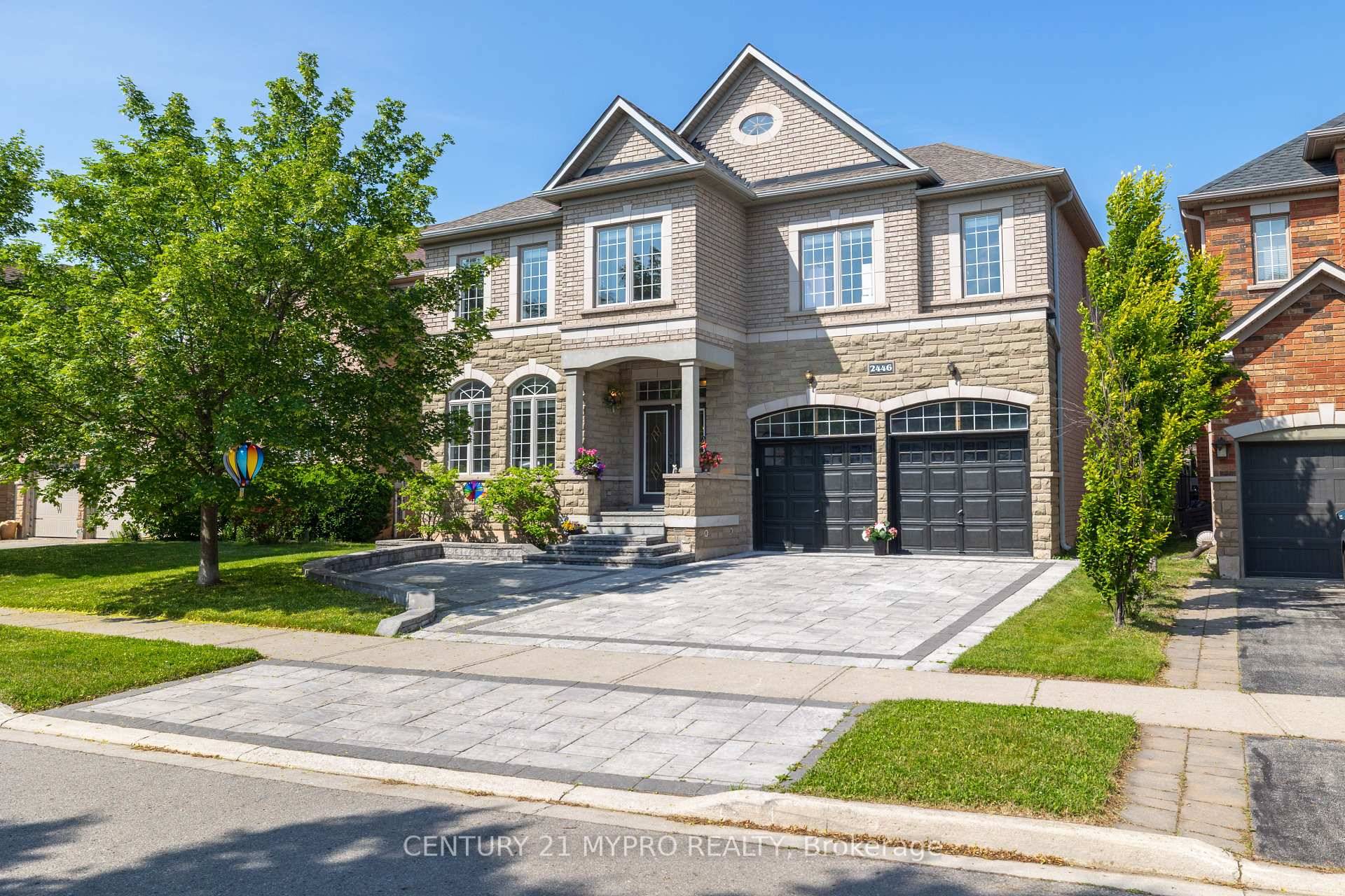 2446 Tesla Cres, OakvilleDream Family Home in Oakville's Premier Dual School Zone The Perfect Home for Growing Families This stunning 4728 3312 1416 sqft stone estate offers the complete package ...