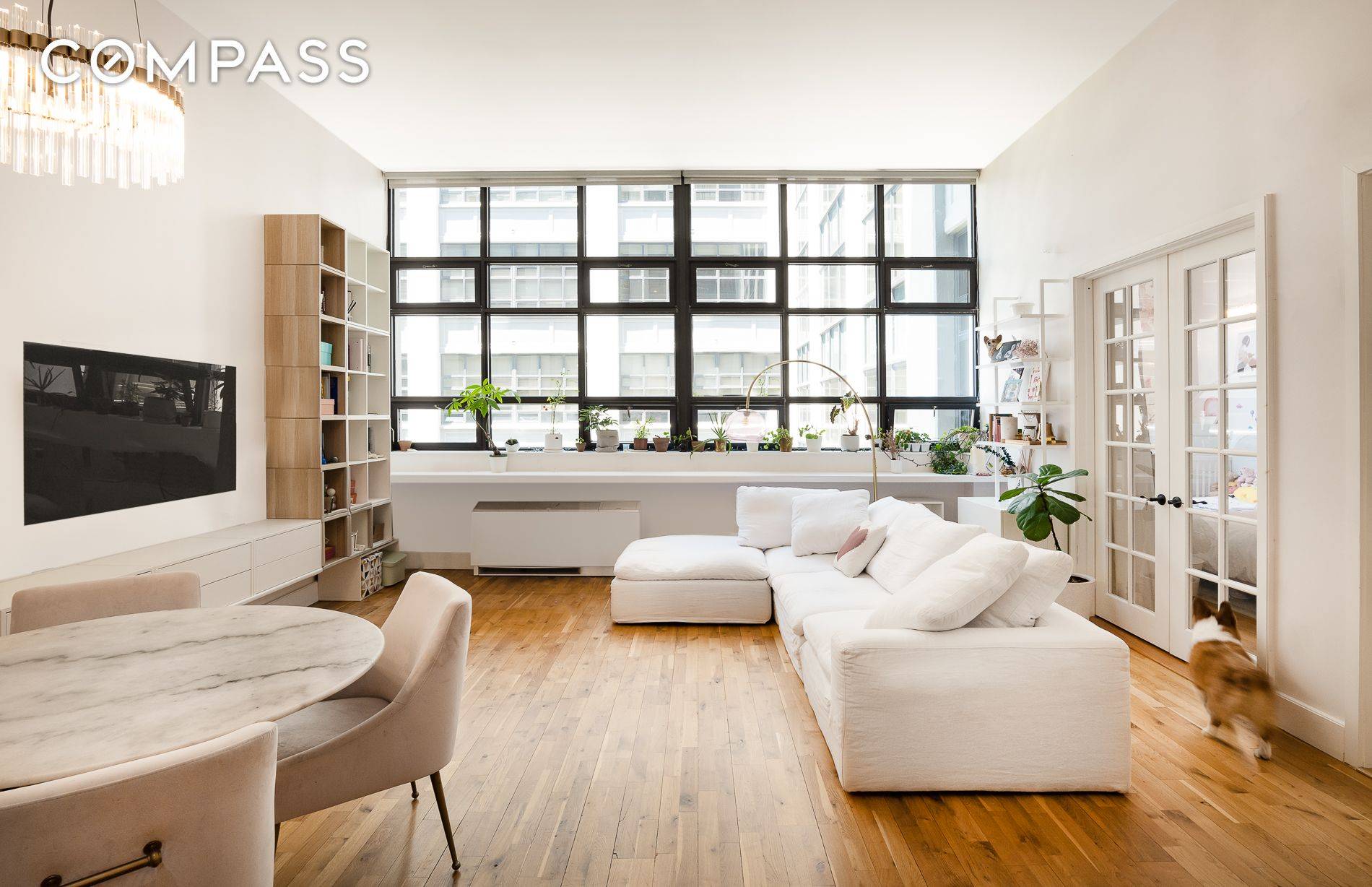 Stunning Luxury Waterfront Condo with top notch amenities and services.