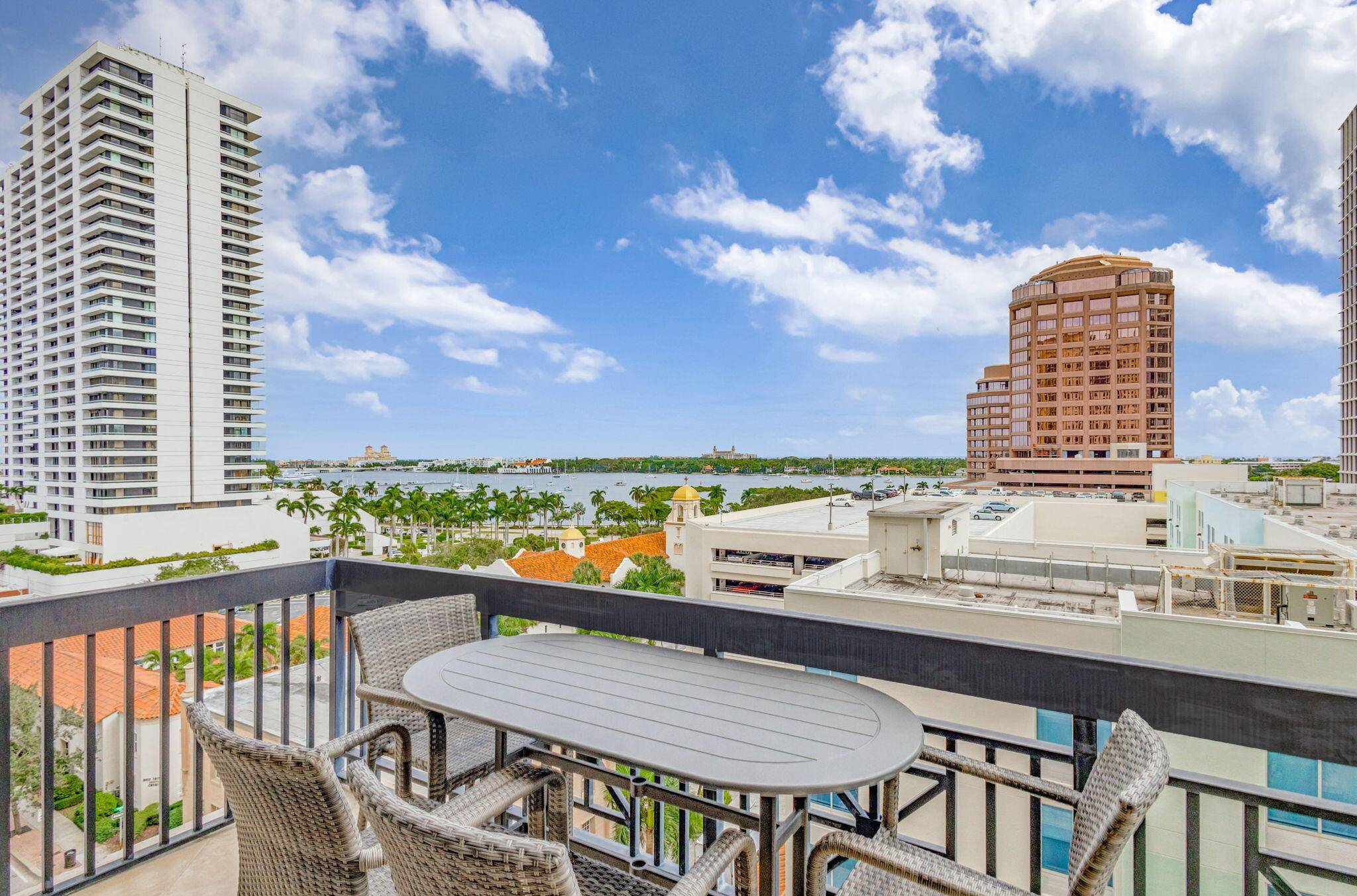 Spectacular Condo With Breathtaking Views Of The Intracoastal Ocean.