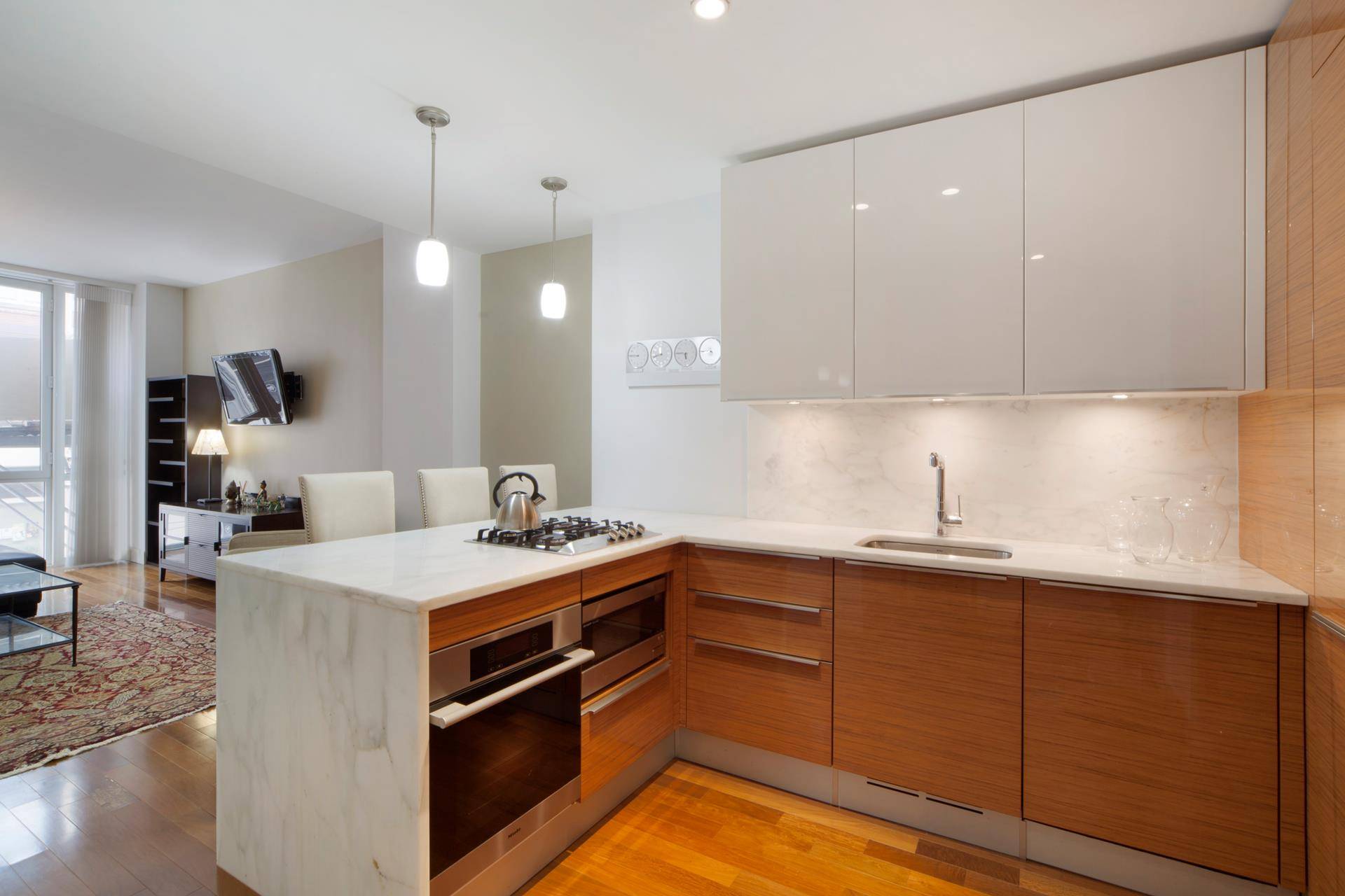 Exceptional in both design and convenience, this spacious 1 bedroom, 1 bathroom loft residence is located in the heart of prime Chelsea.