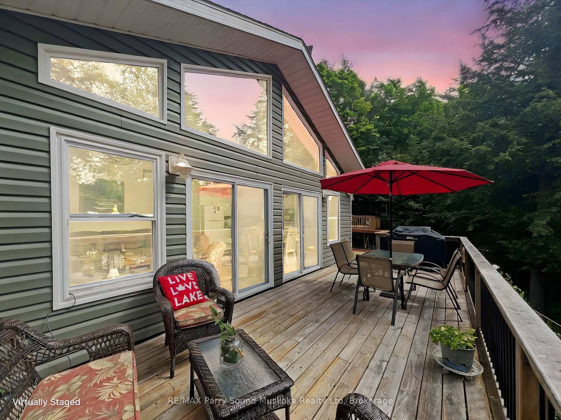 Rare find on Desirable Pickerel River System, 65 kms of boating enjoyment, Immaculate amp ; Updated Toad Lake Waterfront 4 Season Cottage, Just 5 mins by boat from Toad Lake ...