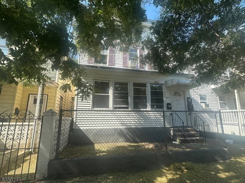 Spacious house with endless potential !
