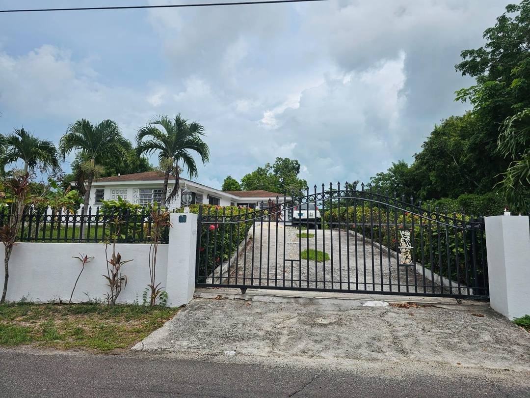 FAITH AVENUE ACRE Single Family Home New-Providence