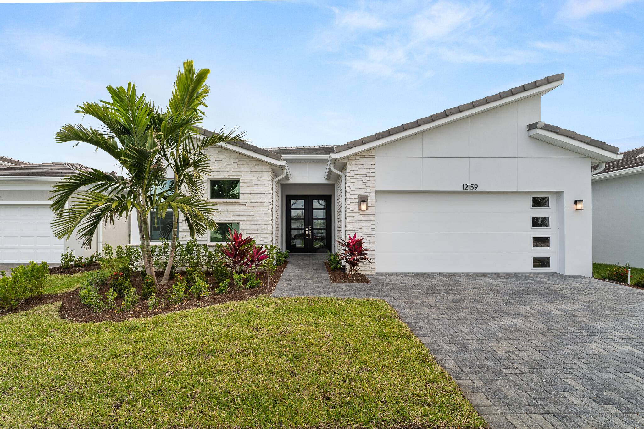 The gorgeous Clarion floorplan in Telaro's Tranquility Collection, offers 2, 351 square feet of pure livability.
