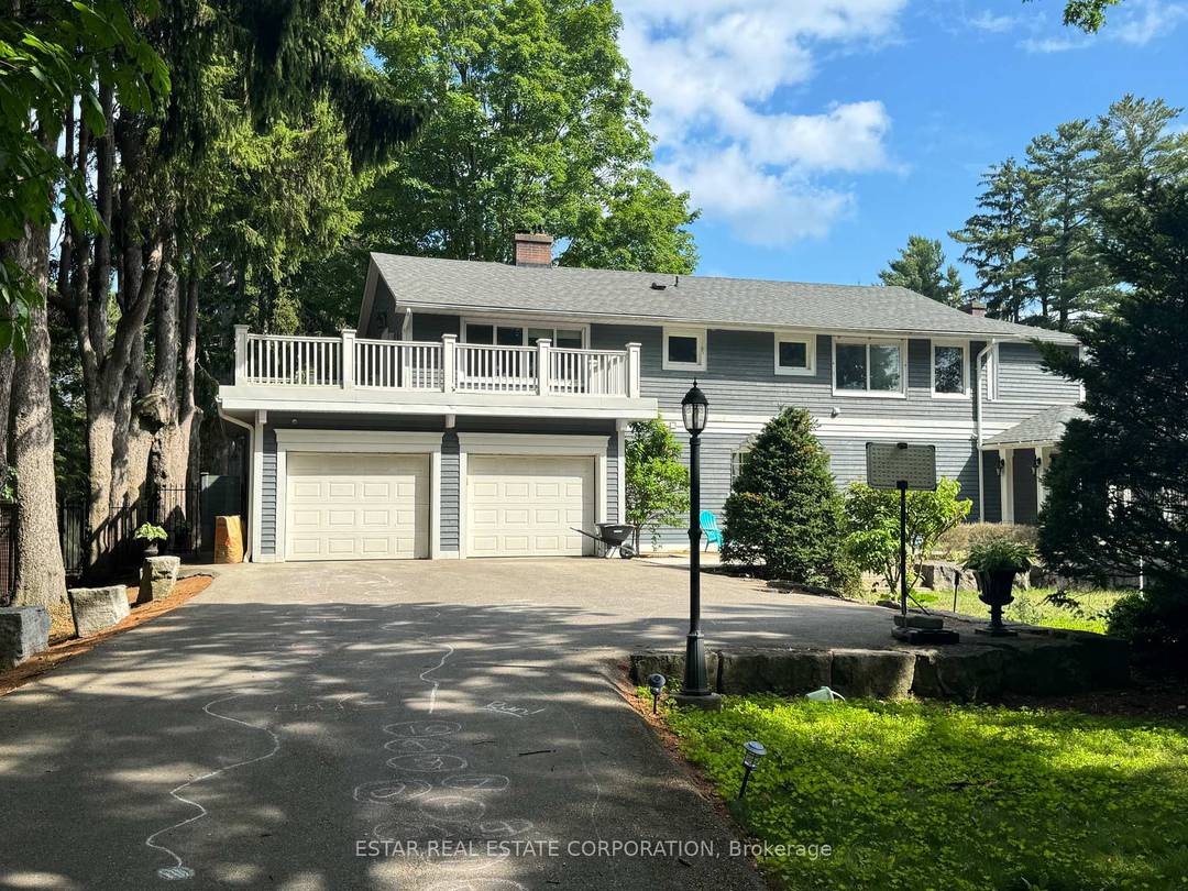 Take over tenant lease. One of the best Oakville location, 112.