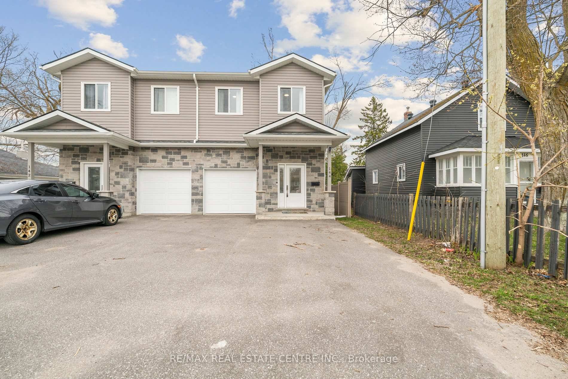 Stunning Custom Built Home Only 3 Years New !