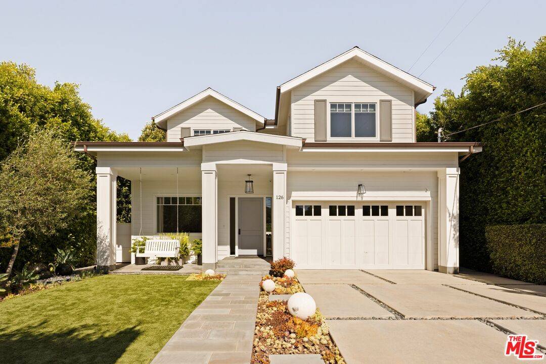 126  S Westgate Ave 5BR Brentwood La