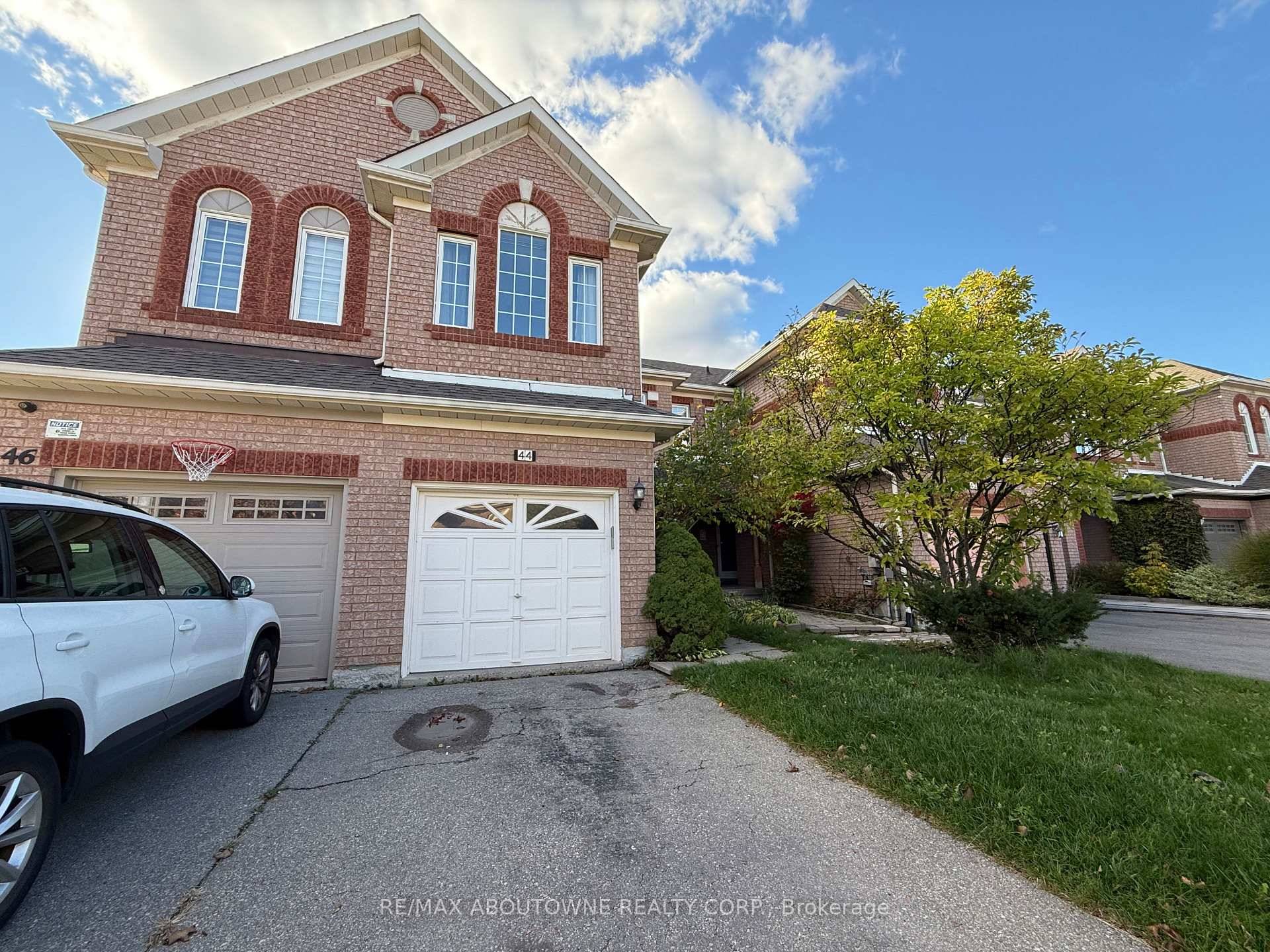 Welcome to this beautiful freehold townhouse one of the largest currently offered in the area, featuring approx.