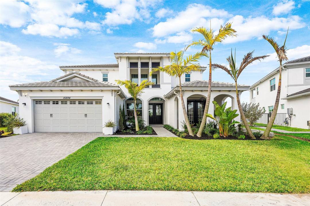 Furnished luxury lakefront living in this fully upgraded 4 bedroom, 4.