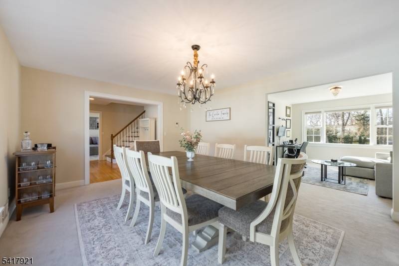 MODERN CHARM MEETS SUBURBAN SERENITY !