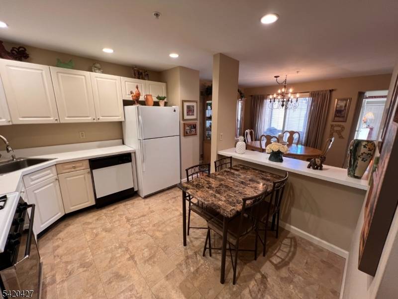 Beautifully maintained townhome offering 1 bedroom, 1.