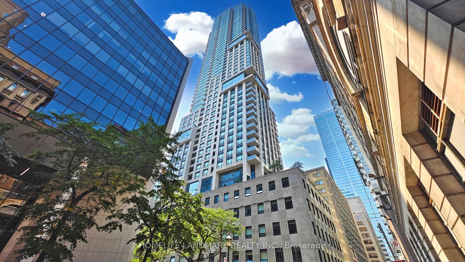 Stunning Panoramic City View On A High Floor In A Luxury Residence.