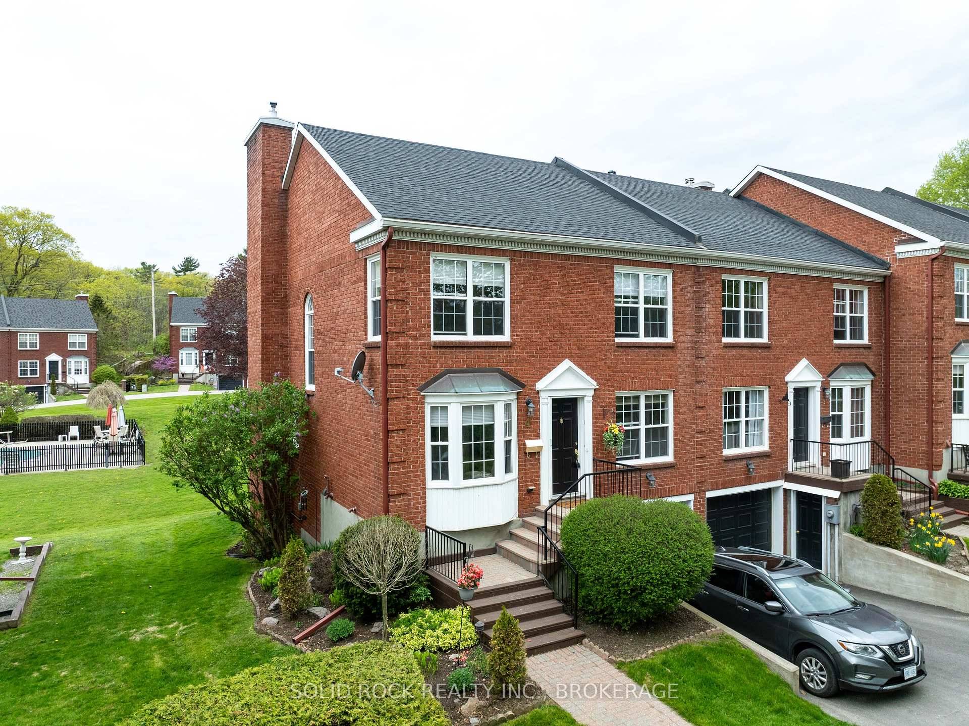 Looking for luxury and sophistication ?