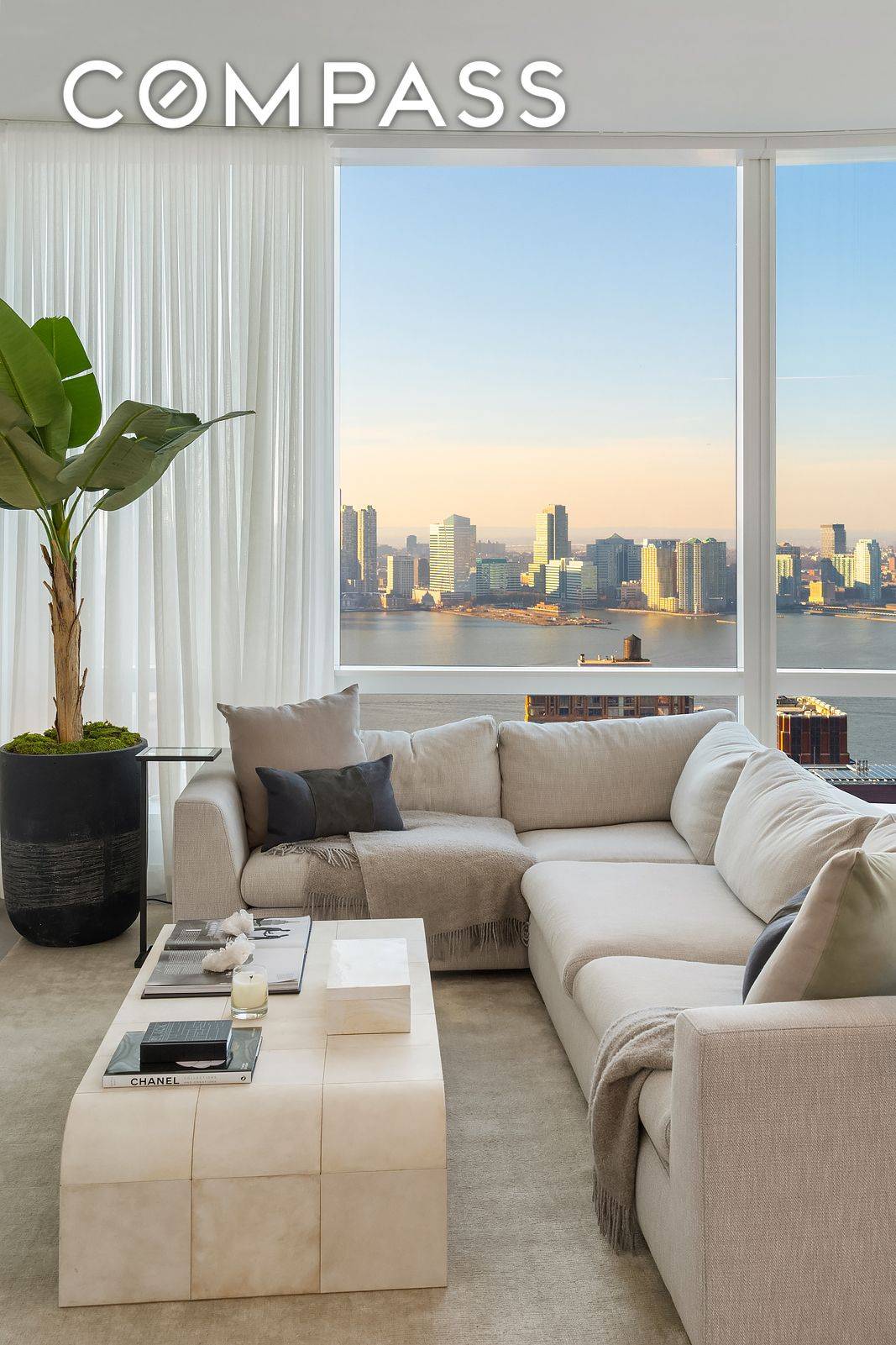 TriBeCa 3BD 3. 5 BA. Stunning residence with peerless 6 star views, sprawling over an entire half floor and private elevator vestibule with separate service entrance.