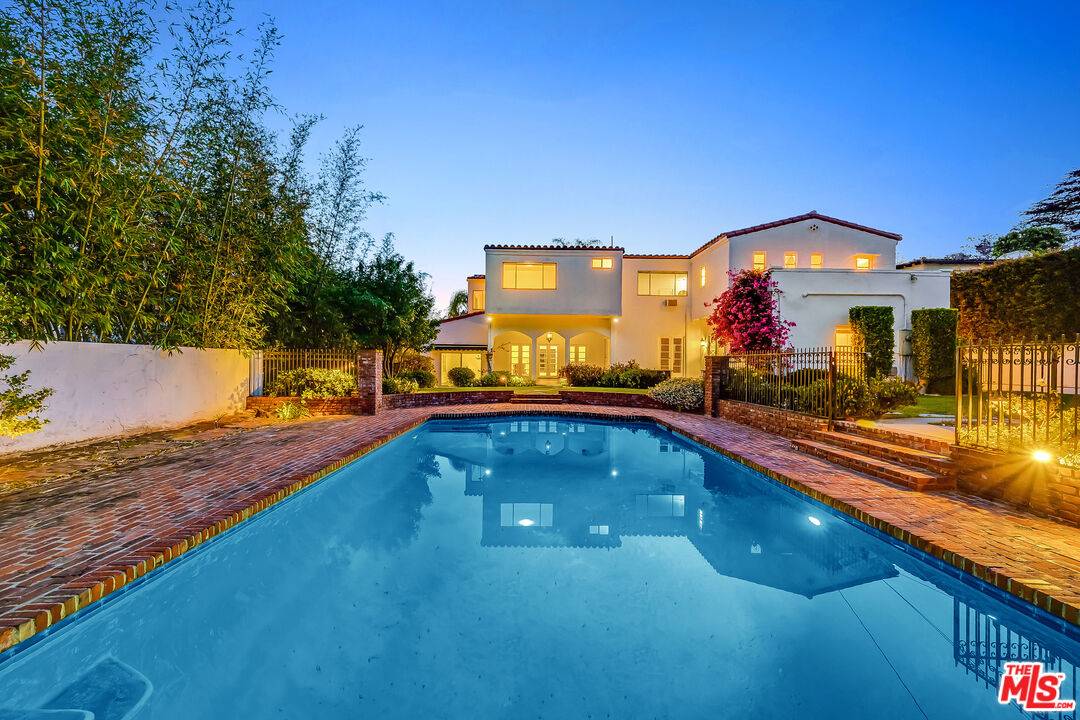 630  N ALTA DR Beverly Hills Flats LA