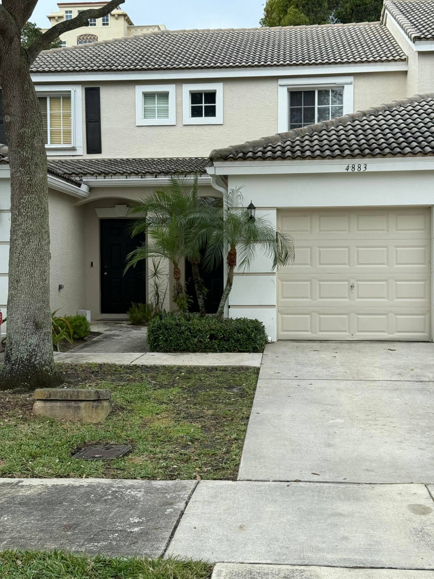 Beautiful 2 bedroom, 2. 5 bathroom townhome that's close to everything.
