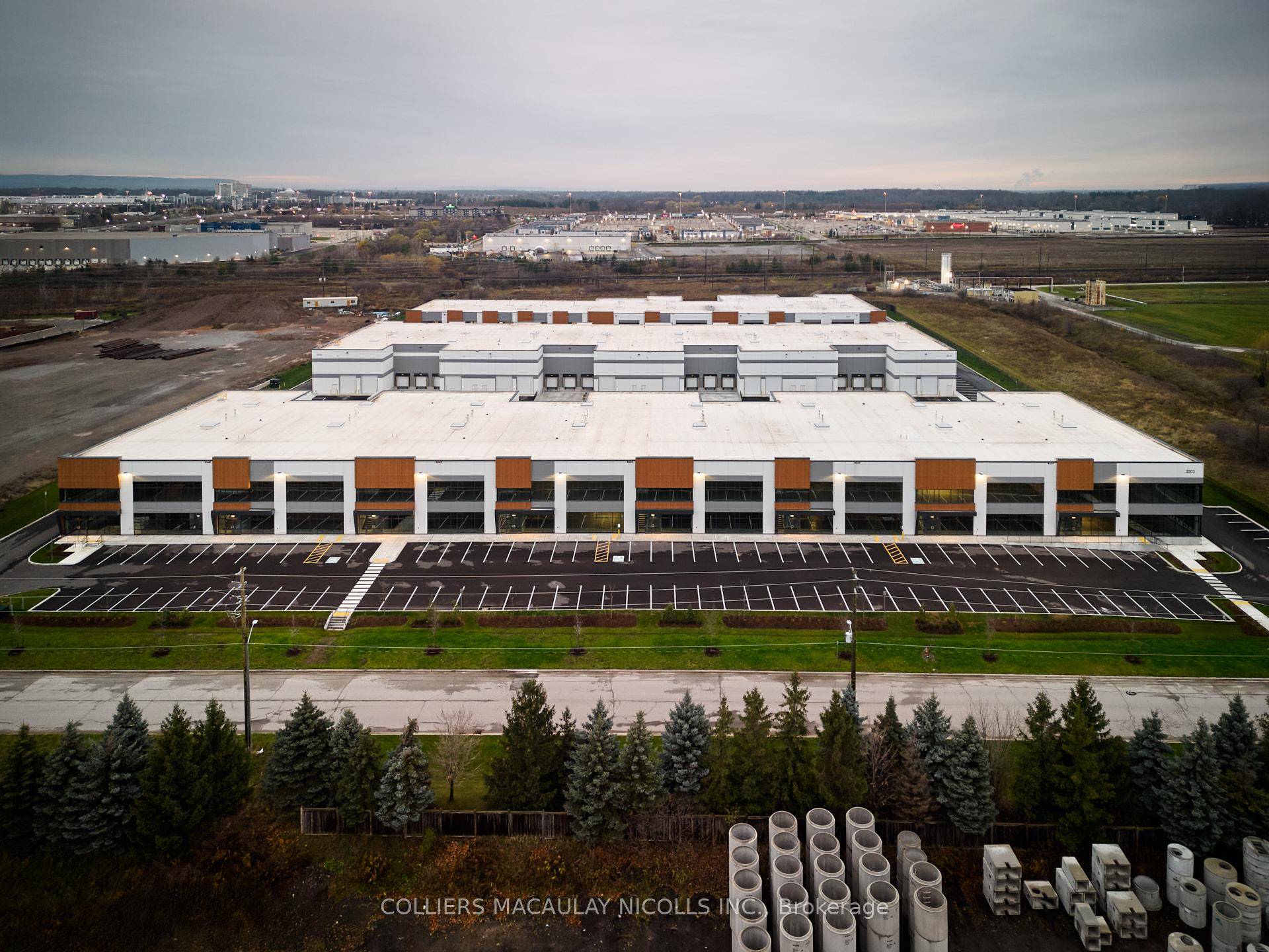 Three Oaks Business Centre presents occupiers and investors a rare opportunity to own state of the art industrial condo including mezzanine.