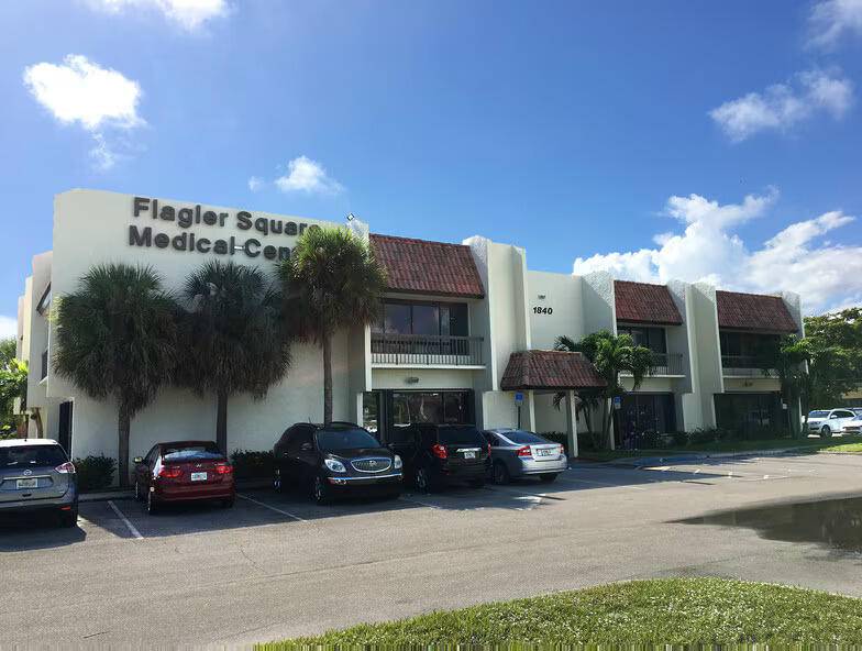 Prime first floor medical office in excellent condition !
