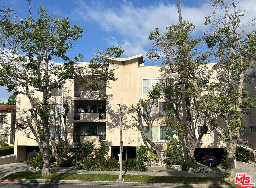 237 N Almont Dr 2.0 Beverly Grove LA