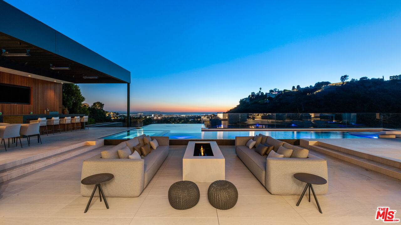 1035   Stradella Rd Bel Air LA