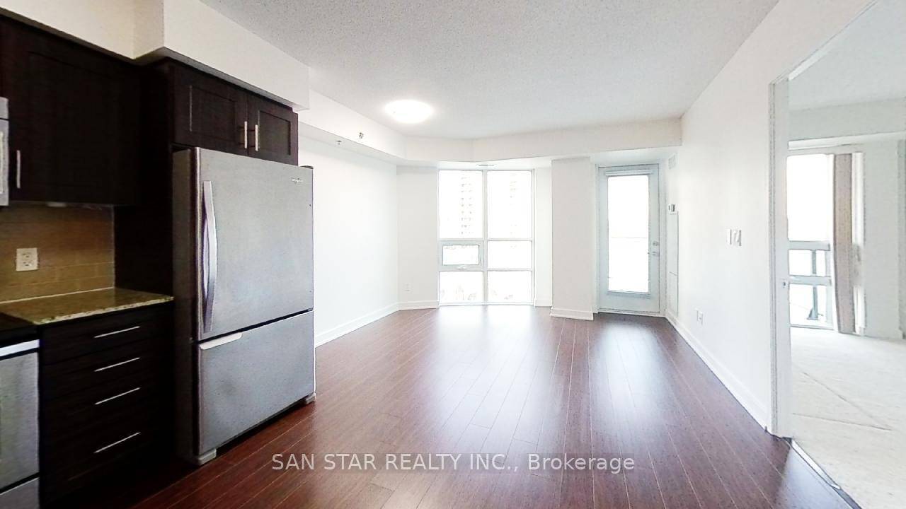 Beautiful And Functional 1 Bedroom Condo ; Ideal for Young Professional.