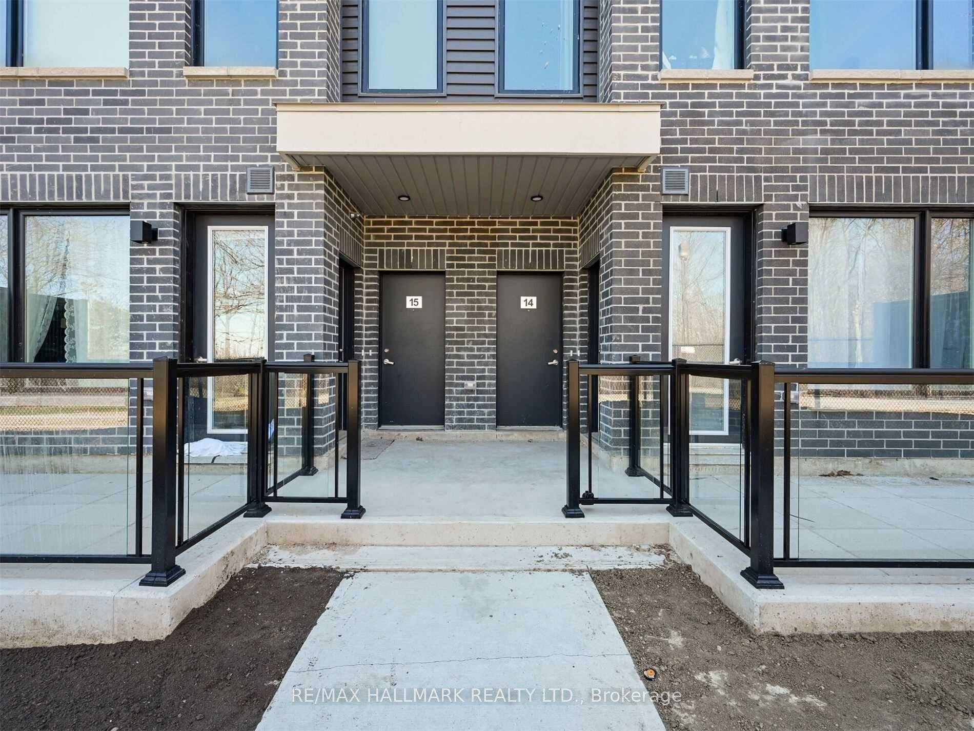 Spacious amp ; Modern 3 Bed, 3 Bath Stacked Town House Boasting 1326 SF in Total Size.
