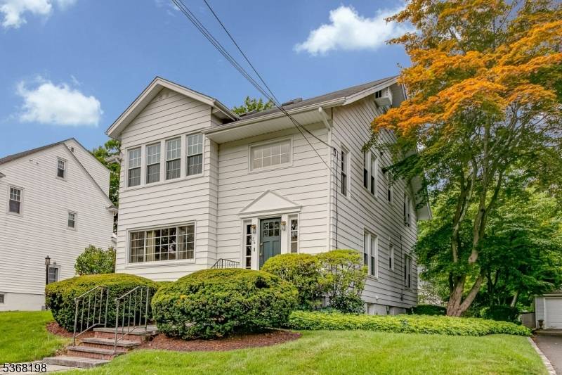 Well located multi family unit in desirable, residential neighborhood of single family homes.