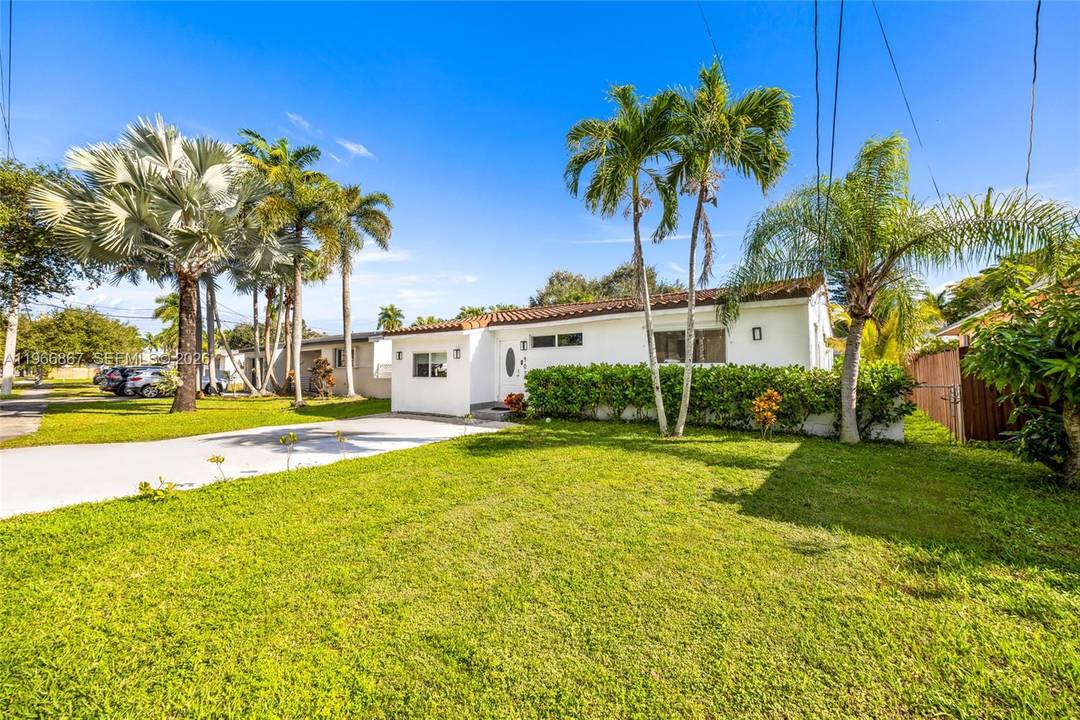 Welcome to this beautifully updated 4 bedroom, 3 bath single family home in the desirable Park Road Manor neighborhood of Hollywood.