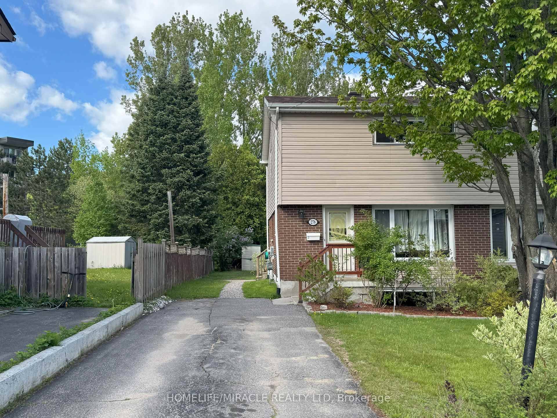 Welcome to 278 Barber Avenue, a bright and spacious 3 bedroom, 2 storey semi detached home offering 1, 228 sq.