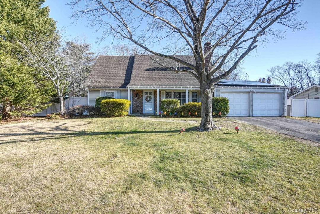 Introducing 5 Wintergreen Drive nestled in the W section of Coram.