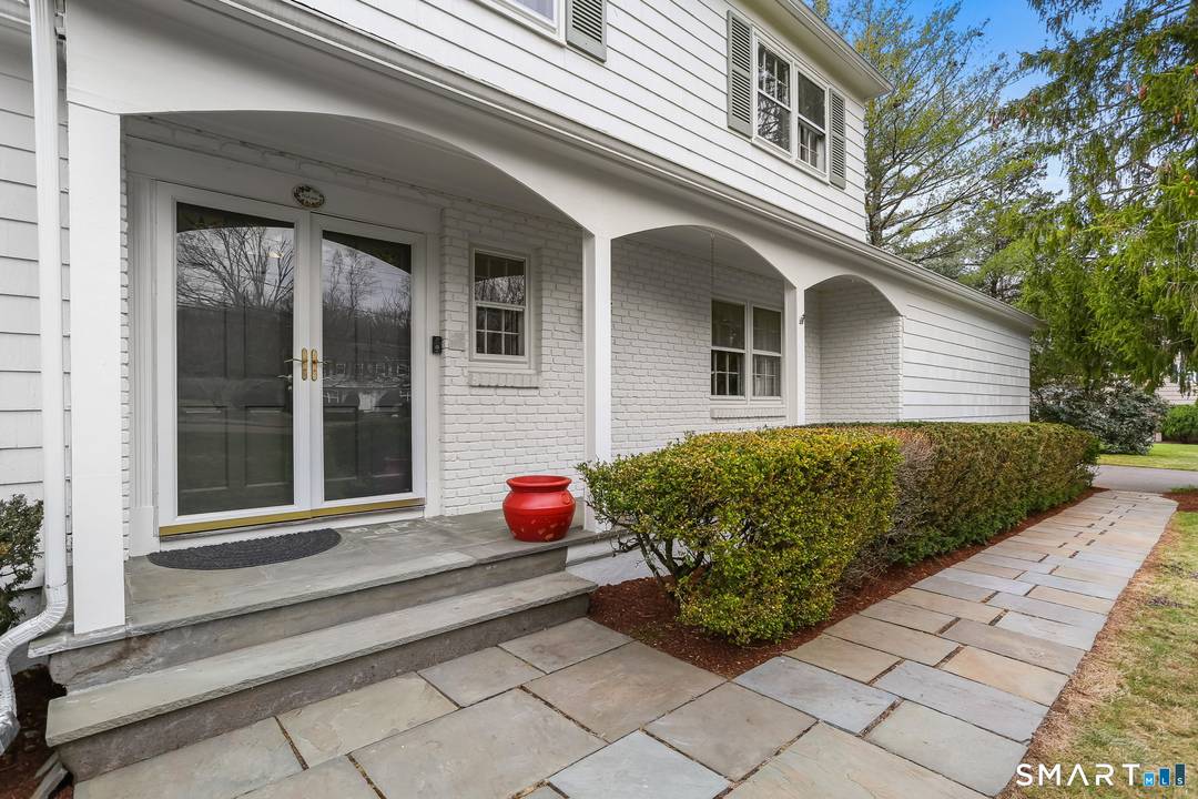 Welcome to 7 Gray Squirrel Drive, a meticulously updated 4 bedroom, 4 bath colonial on a private cul de sac in desirable West Norwalk set on a flat 1.