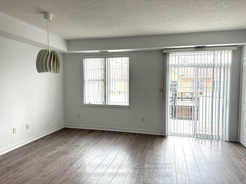 Newly Renovated Sun Filled 2 Bedroom 2 Full Baths Corner Unit Urban Townhome Located At Highly Sought After Oakville Oak Park Community.