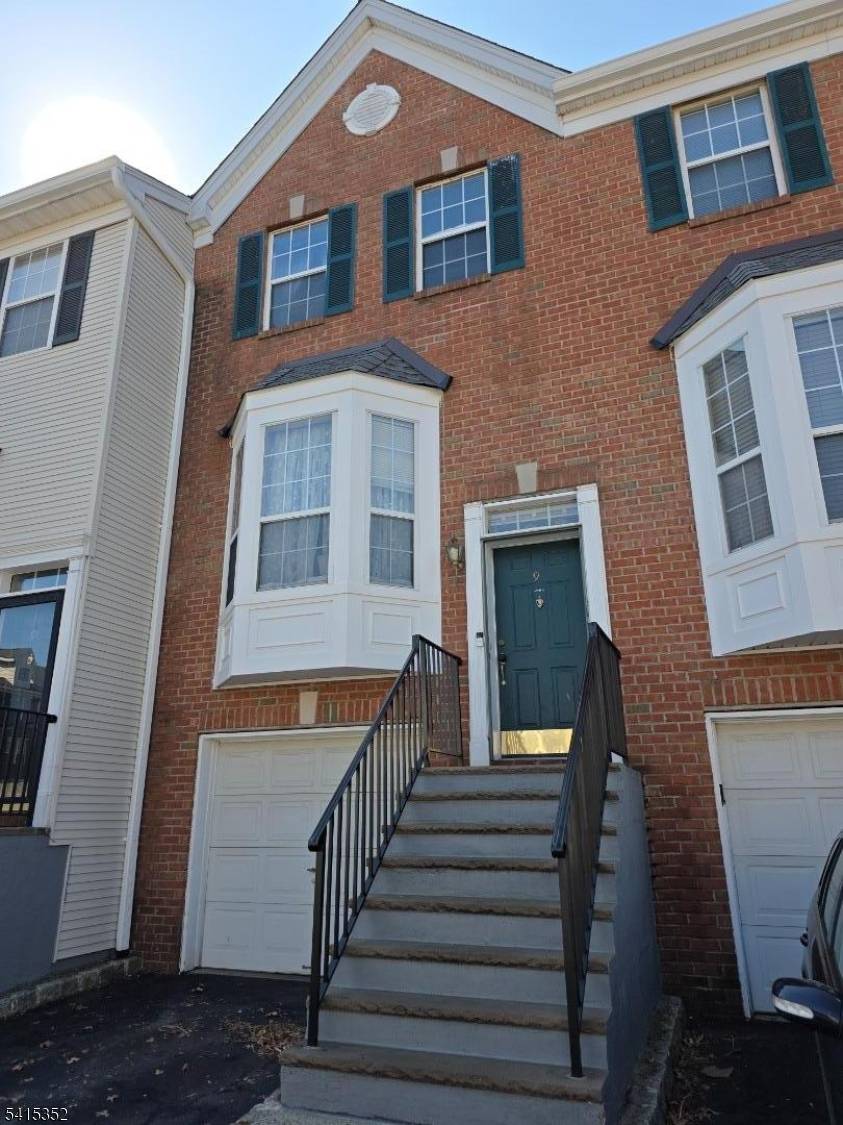 Rare Opportunity in Society Hill at University Heights III Located in the highly desirable Society Hill at University Heights III community, thisexceptional three bedroom, 2.
