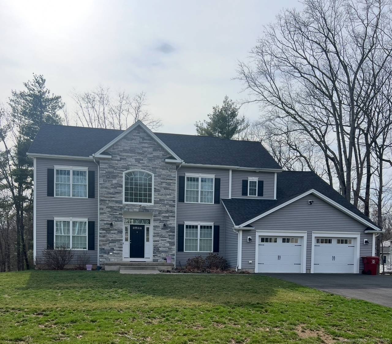Le Jardin Way Subdivision is a luxury community in beautiful Farmington, CT.