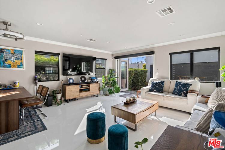 801   Howard St 2BR Marina Del Rey La
