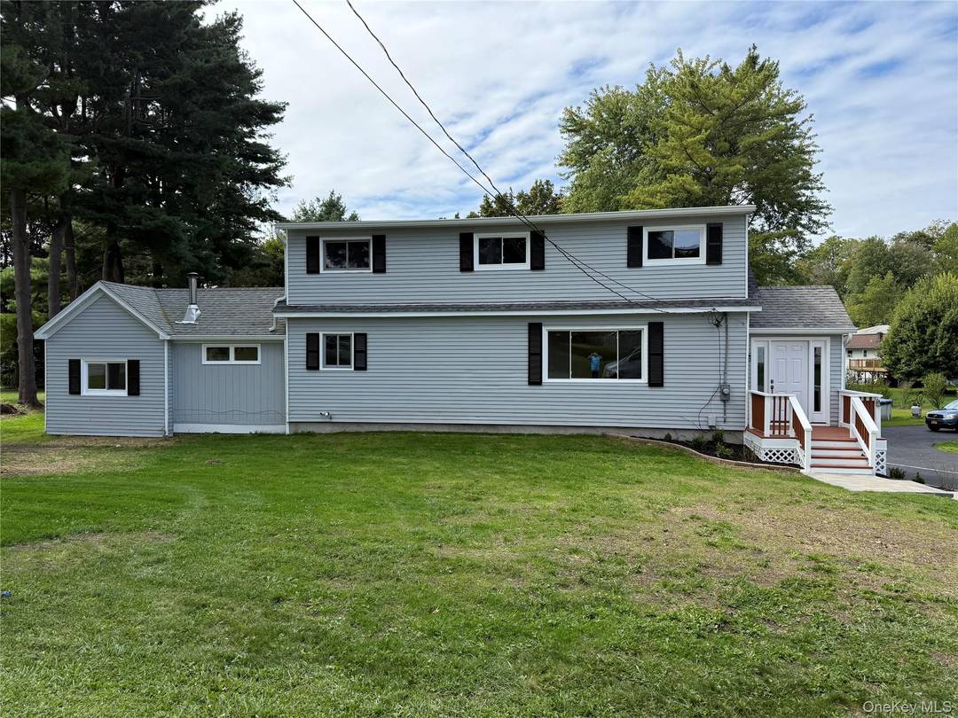 Move right into this fully remodeled 3 bedroom, 1.
