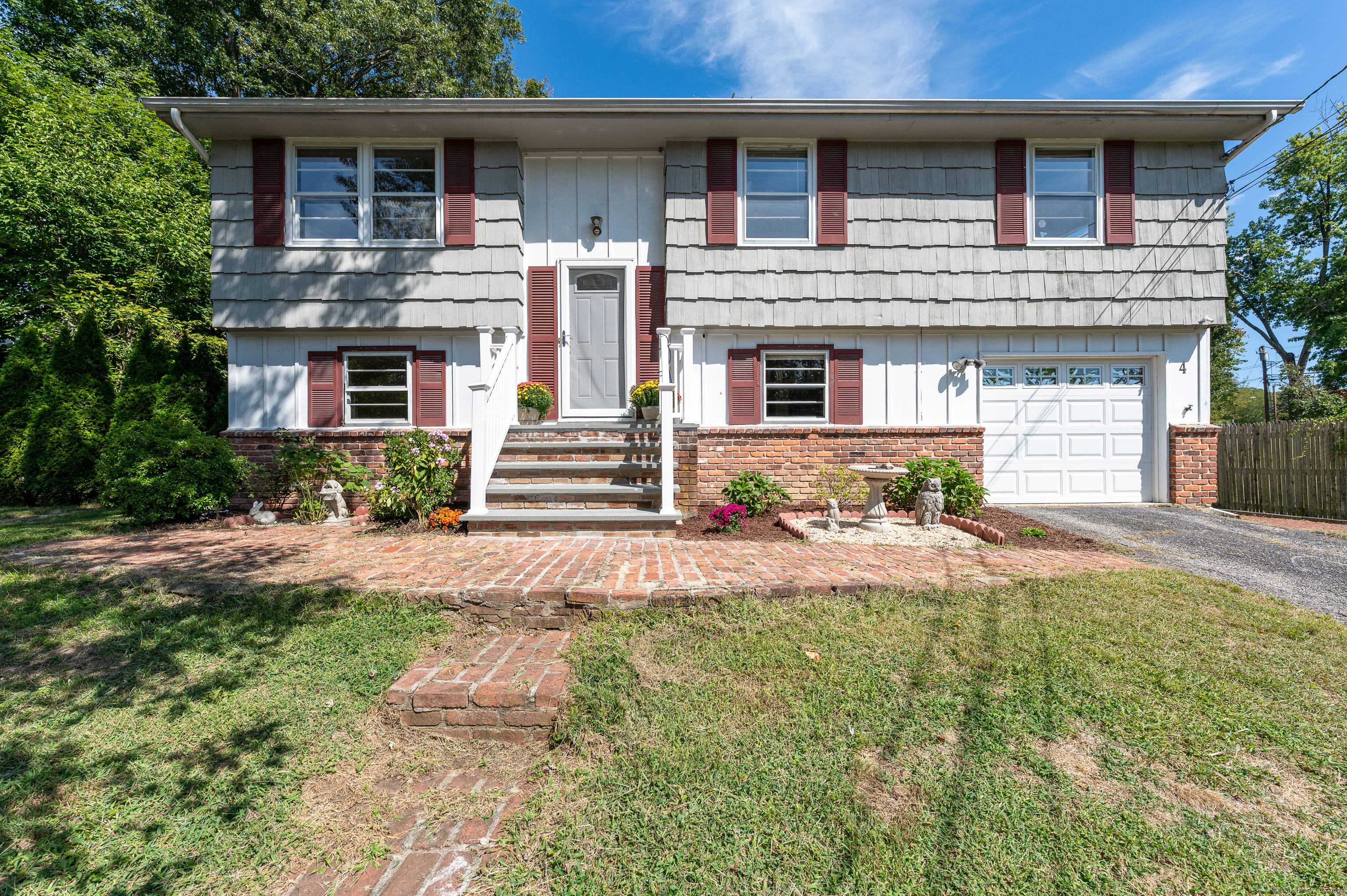 Here's a handyman special located on a coveted mid city cul de sac perched high offering panoramic sunset views in addition to enhanced rear yard privacy.
