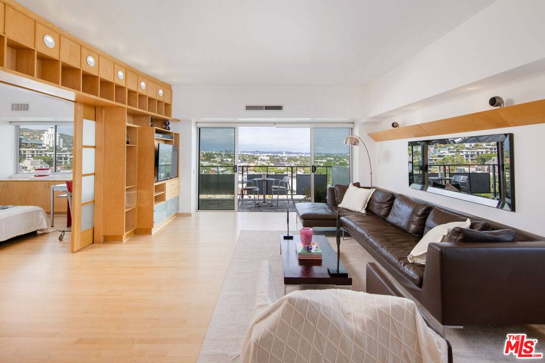1155  N La Cienega Blvd Sunset Strip LA