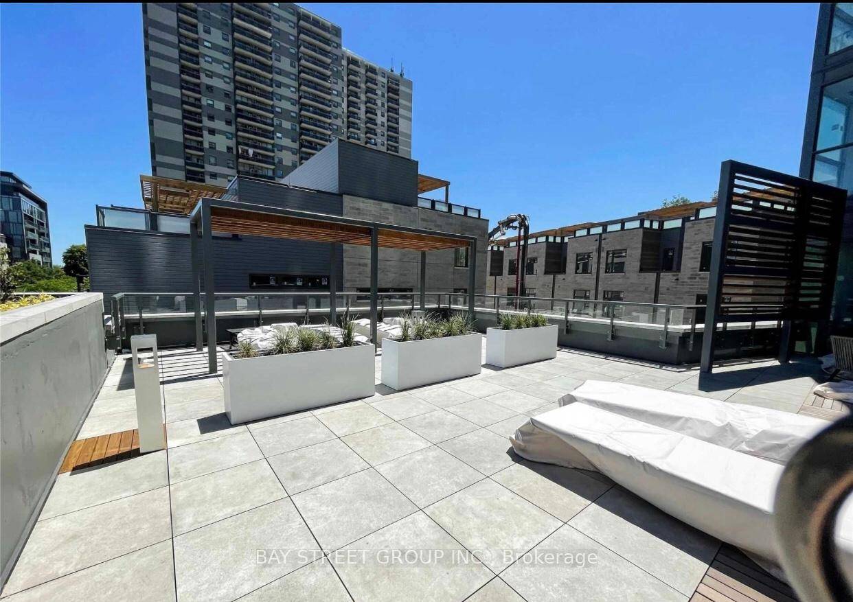 Short lease 3 months starting from June 1, 2025 or 1 year lease.
