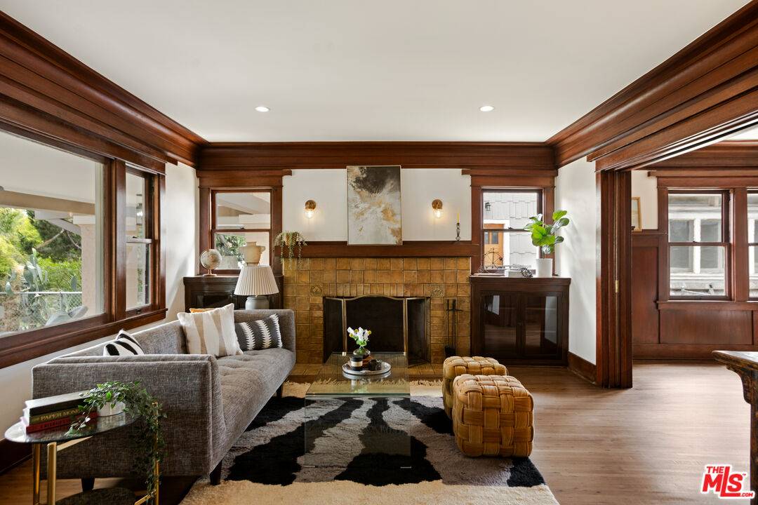 225  S Ardmore Ave 4BR Mid Wilshire La