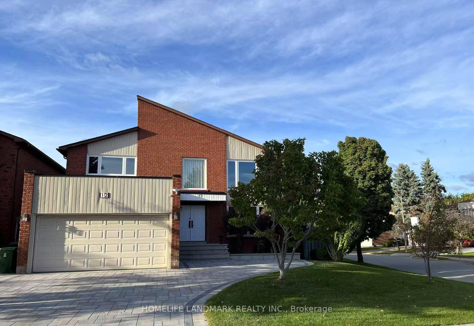 Located In High Demand Bayivew Village, Walk To Bessarion Or Leslie Subway, Malls, Clarinda Park and Ride The Bike Trails Of The East Don River Parkland.