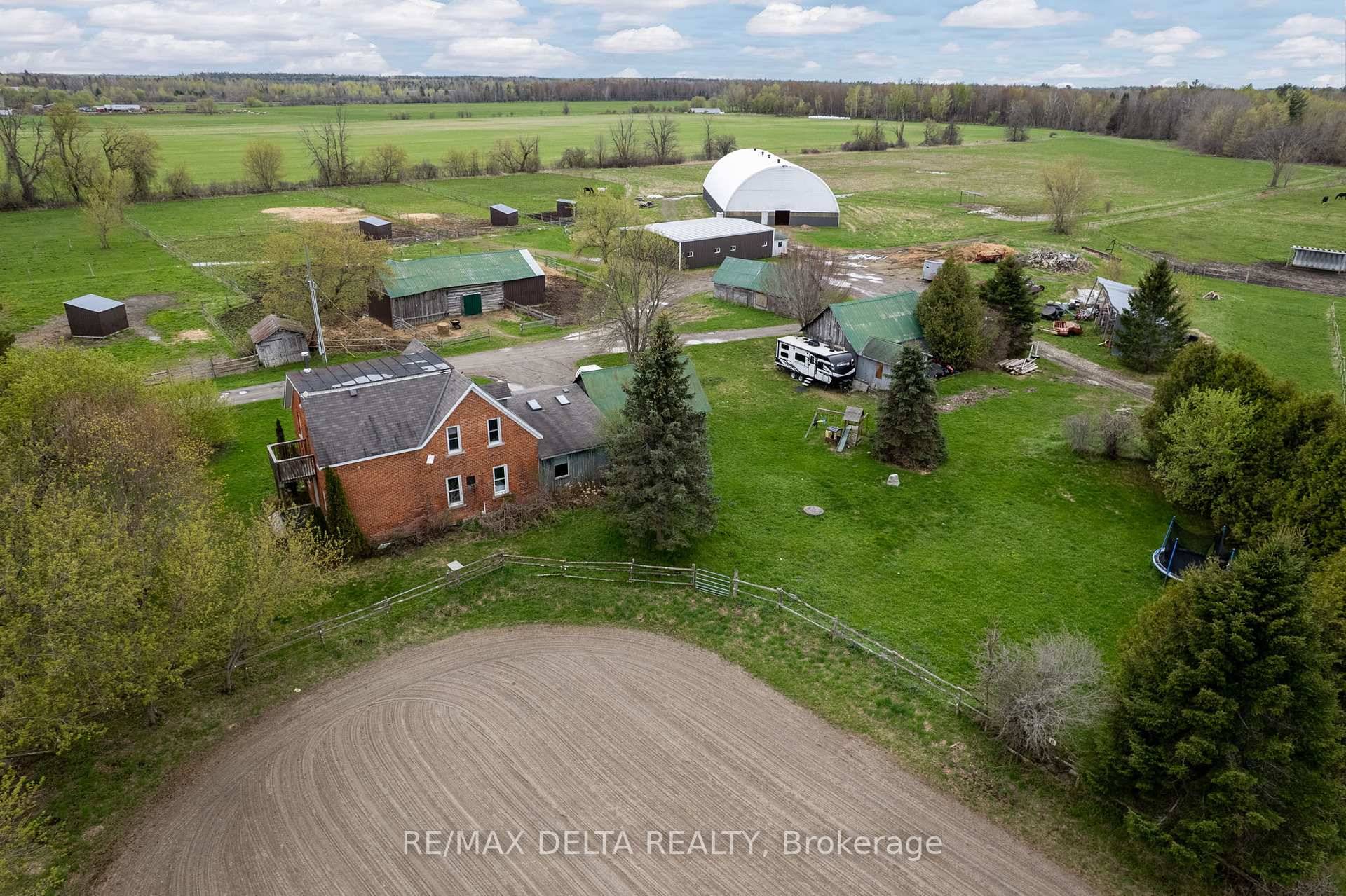 Equestrian facility just minutes from Wesley Clover Parks !