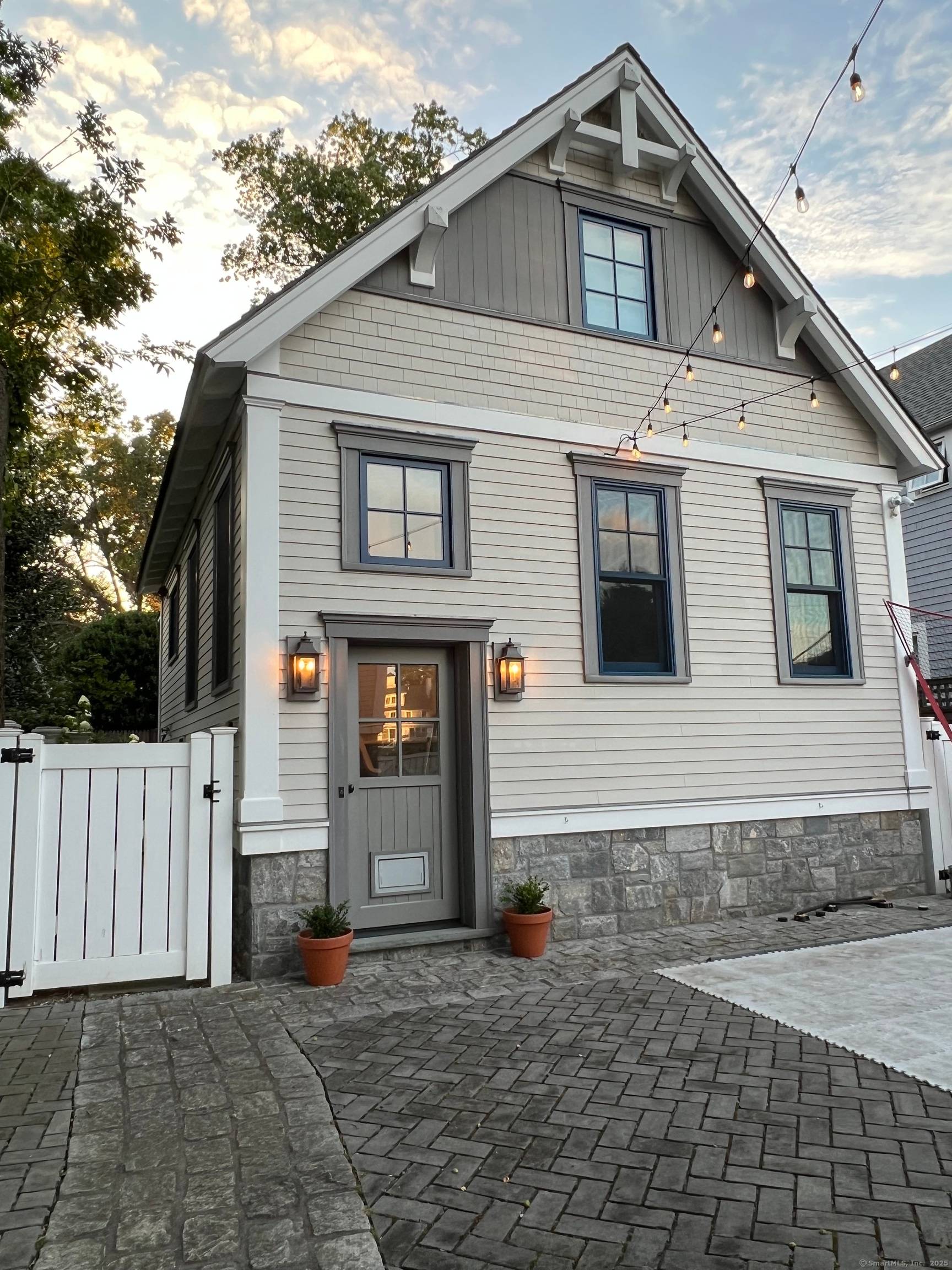 Rowayton Cottage Thoughtfully designed with high end finishes and craftsmanship, this cottage offers easy living in the heart of Rowayton.
