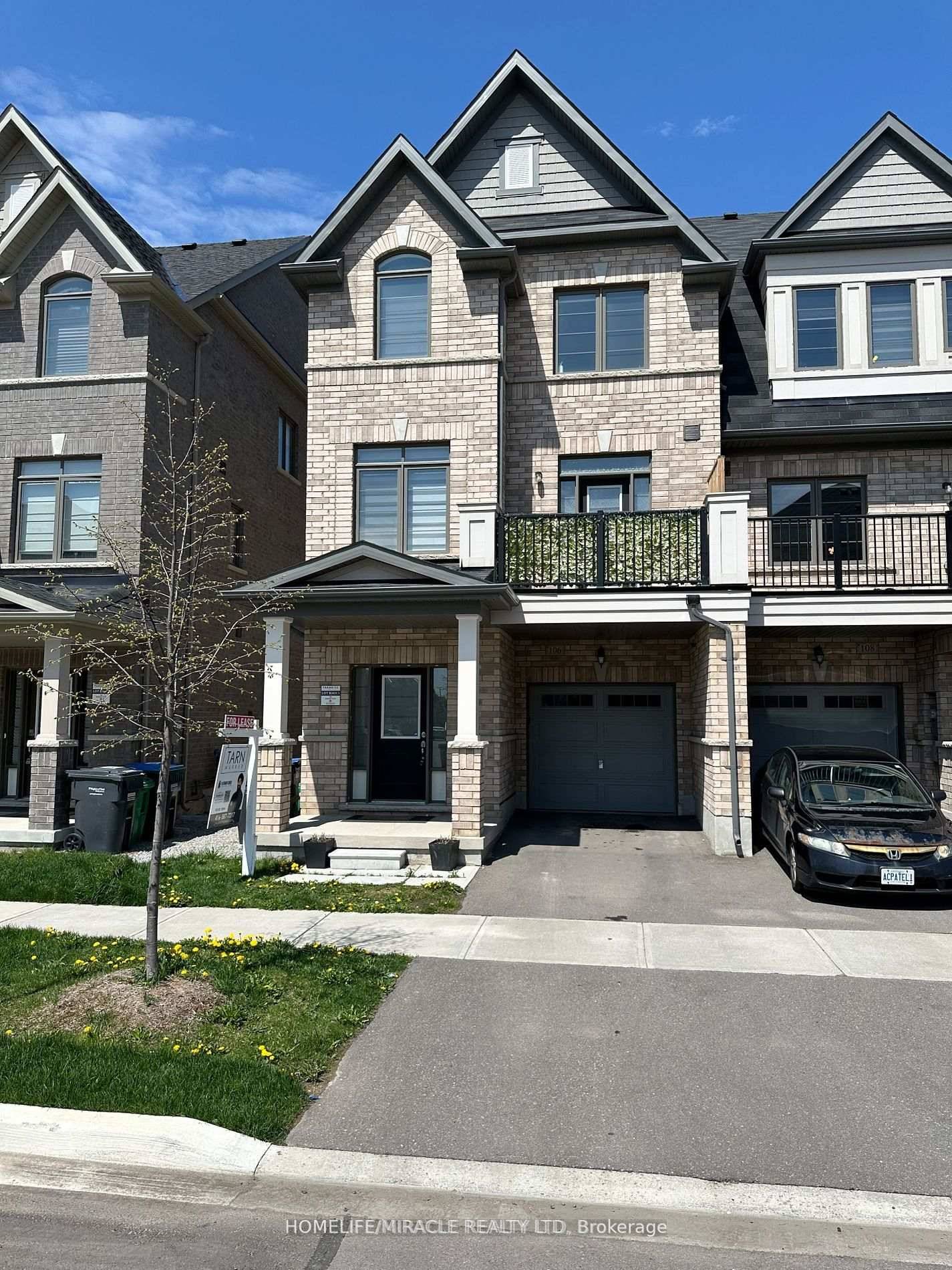 Spacious 4 bed, 4 bath townhouse available for rent at Chinguacousy and Mayfield.