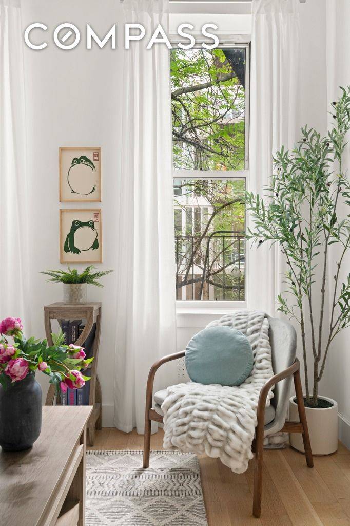 OPEN HOUSE SUNDAY, 5 17 Welcome home to your perfectly polished hideaway in the heart of Hell s Kitchen where vibrant city energy meets serene, sun splashed living.