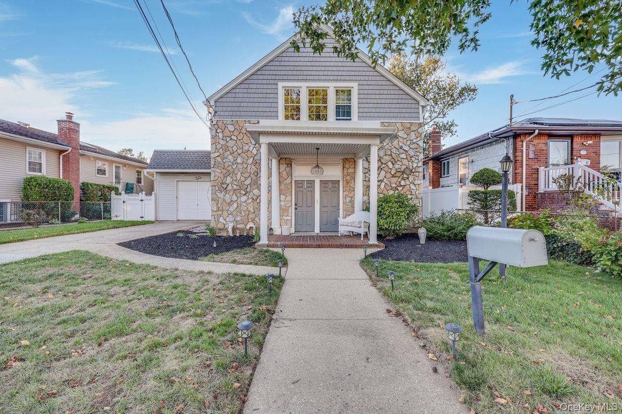 Welcome to a spacious and versatile home perfect for multigenerational living or potential professional use.